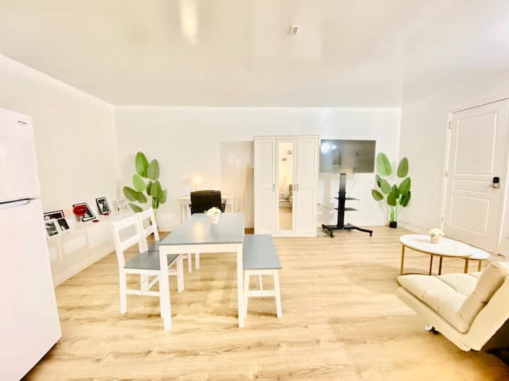 Studio Black&white Near Dtla - Rosemead, CA