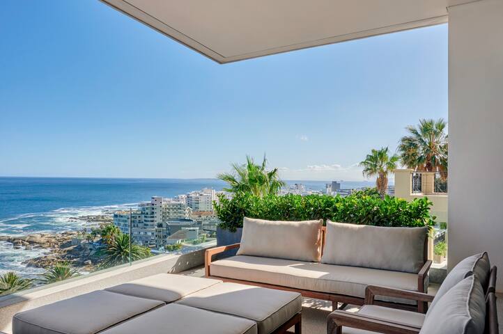 Beautiful villa in Bantry Bay gallery image 3