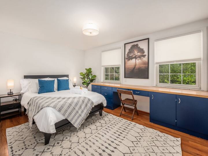 غرفة نومنا هي ملاذ للاسترخاء وتجديد الشباب، مما يضمن نومًا مريحًا