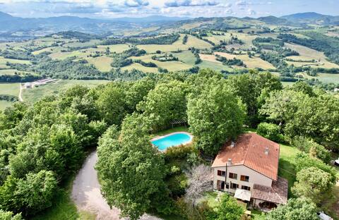 Beautiful apartment with pool n°1