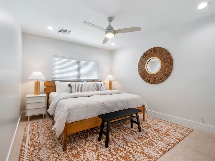 3rd bedroom with king bed.