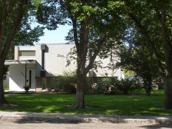 The Parlor in the Bunker Houses for Rent in Shaunavon, Saskatchewan