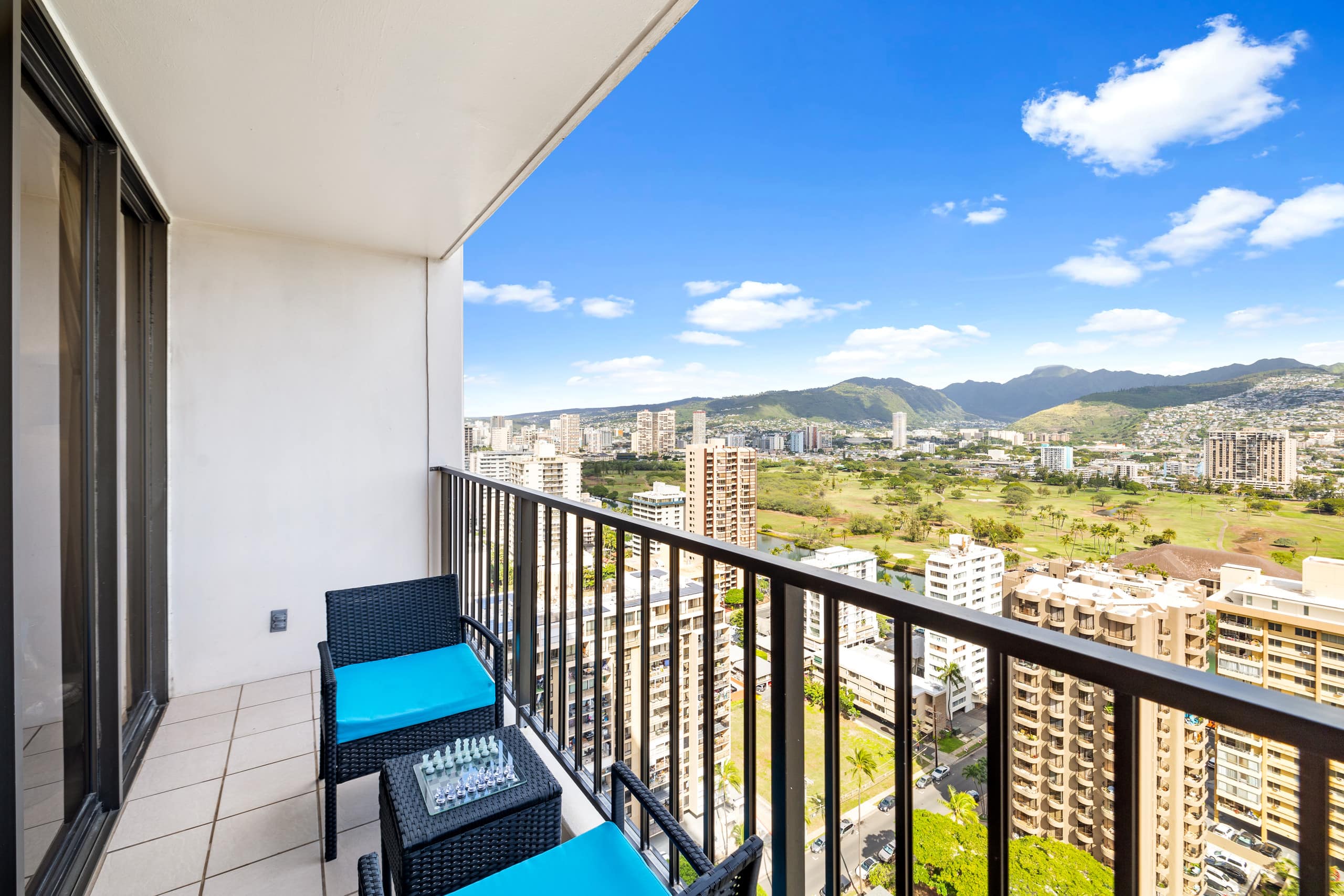 Condo in Honolulu · ★4.81 · 1 bedroom · 3 beds · 1 private bath - Image 22