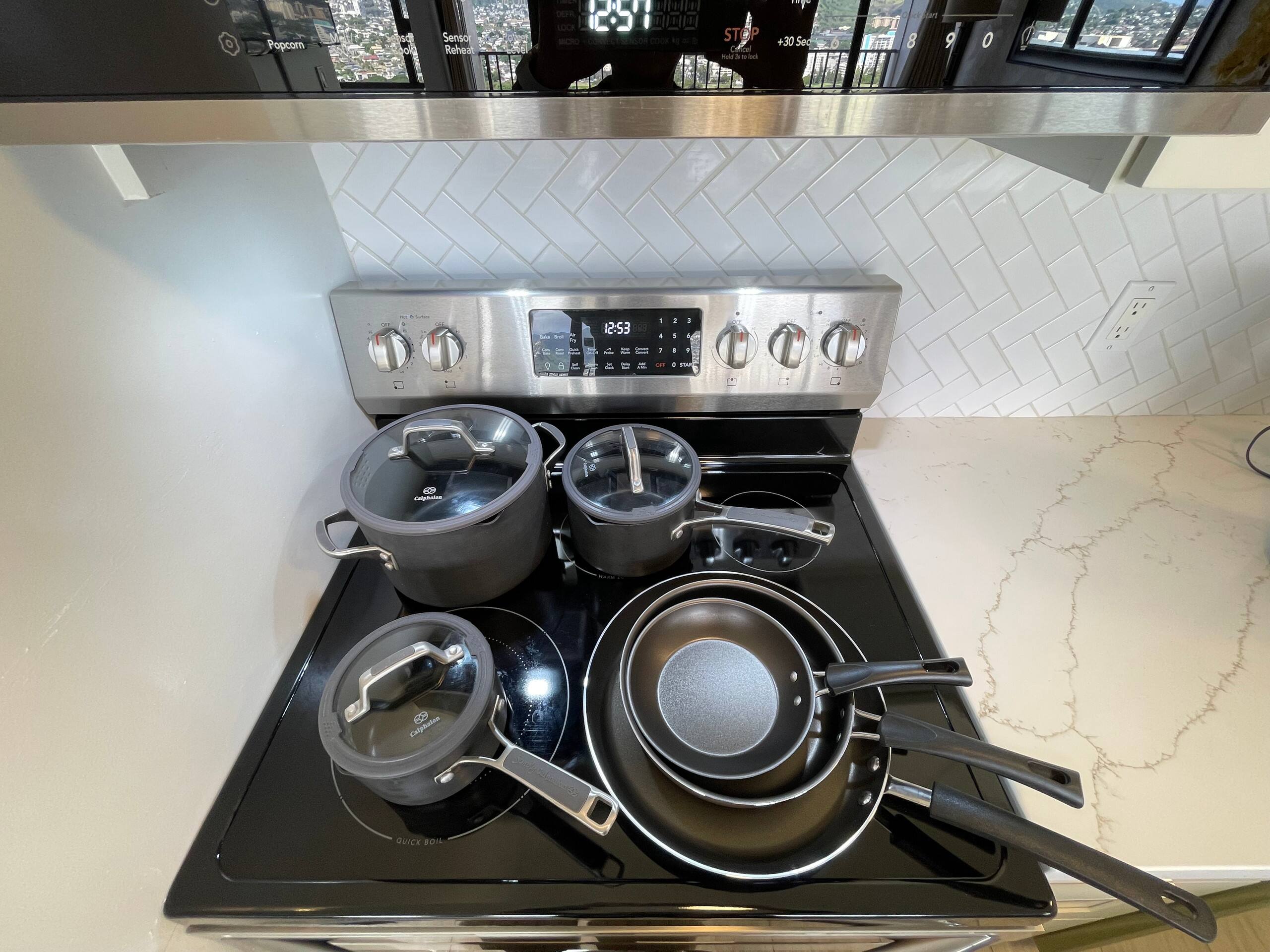 Condo in Honolulu · ★4.81 · 1 bedroom · 3 beds · 1 private bath - Image 9
