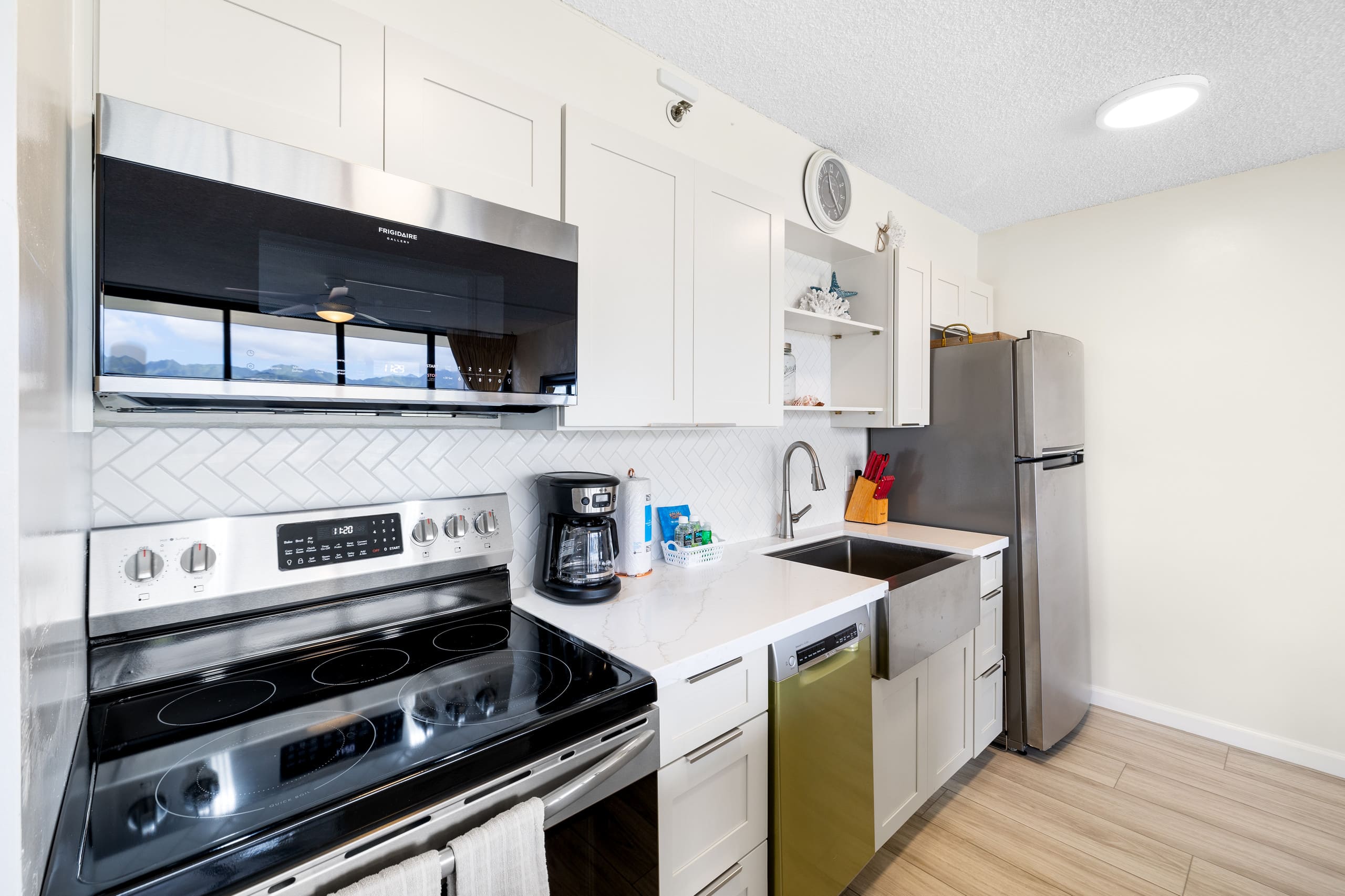 Condo in Honolulu · ★4.81 · 1 bedroom · 3 beds · 1 private bath - Image 8