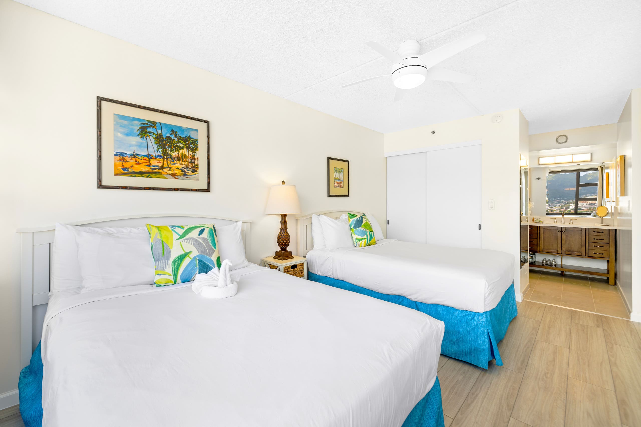 Condo in Honolulu · ★4.81 · 1 bedroom · 3 beds · 1 private bath - Image 15