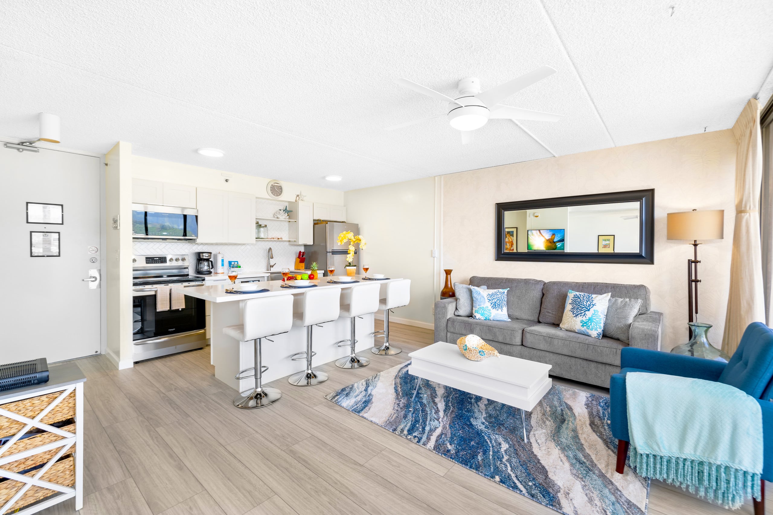 Condo in Honolulu · ★4.81 · 1 bedroom · 3 beds · 1 private bath - Image 13