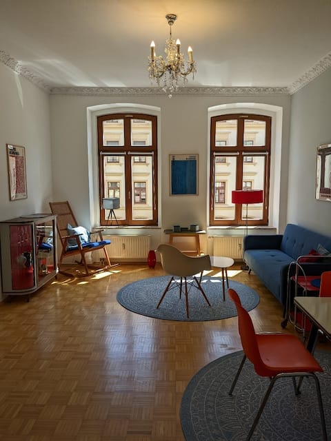Beliebte Airbnb-Anzeige: Stylish modernism under high ceilings in Görlitz