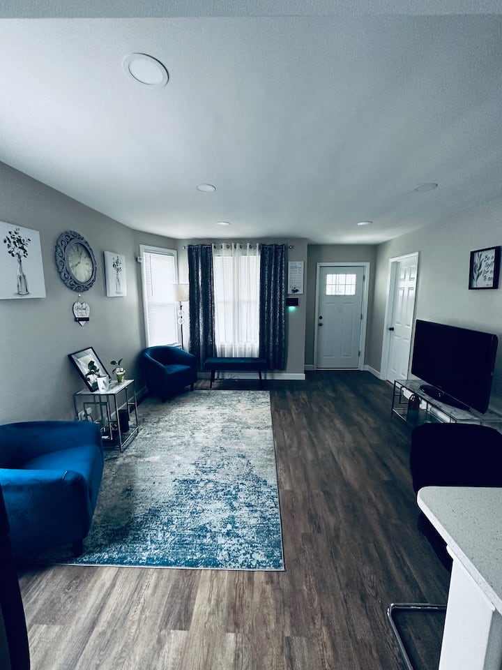 Peaceful, Inviting Environment ! - Milwaukee, WI