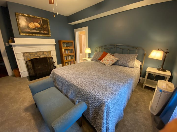 חדר השינה של סוויטת האורחים