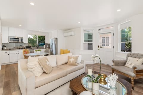 Lovely Seaside Home - Steps to the Beach, Shops.