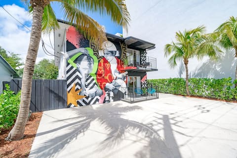 Top Airbnb: Wall 2 Wynwood Walls•Boutique4 •Sleeps 6 w/Parking in Old San Juan