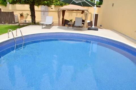 Belle Villa 5 Pièces Meublée avec piscine à Biétry
