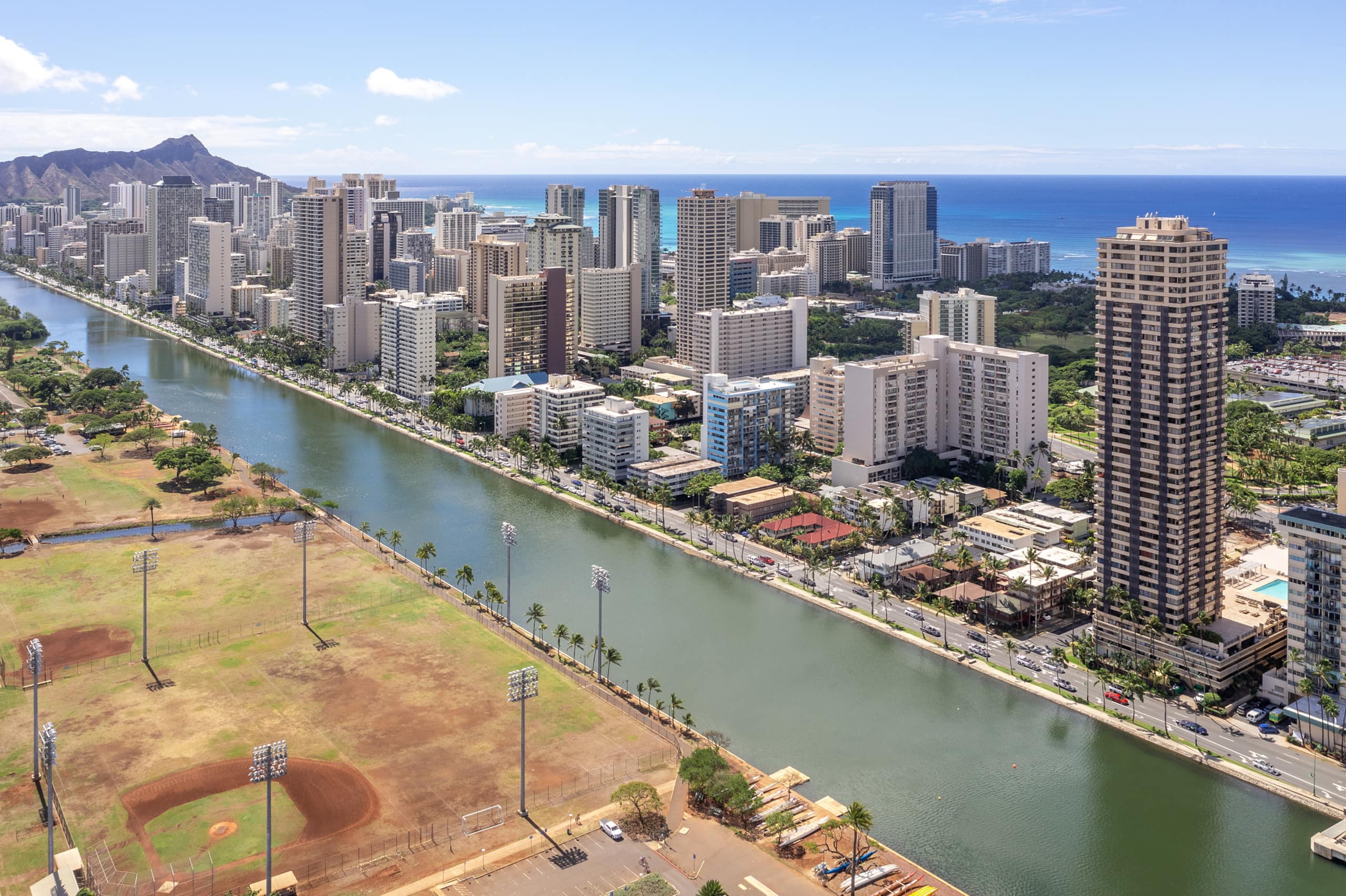 Condo in Honolulu · ★4.81 · Studio · 1 bed · 1 bath - Image 47
