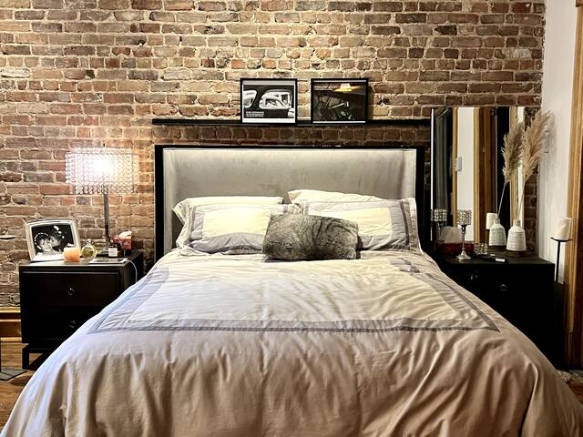 Cozy, gorgeous, A+ situated apt