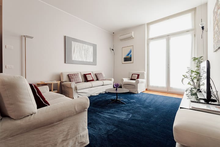 Luxury Suite in Monte Napoleone