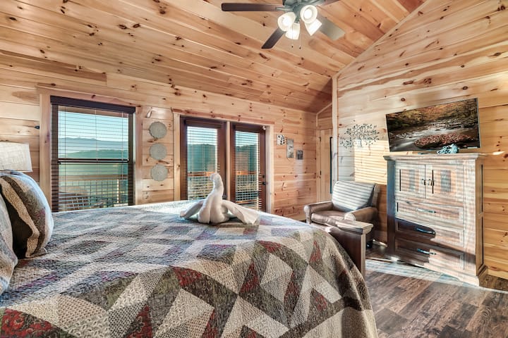 Chumba cha mfalme kwenye ngazi ya juu na roshani ya kibinafsi