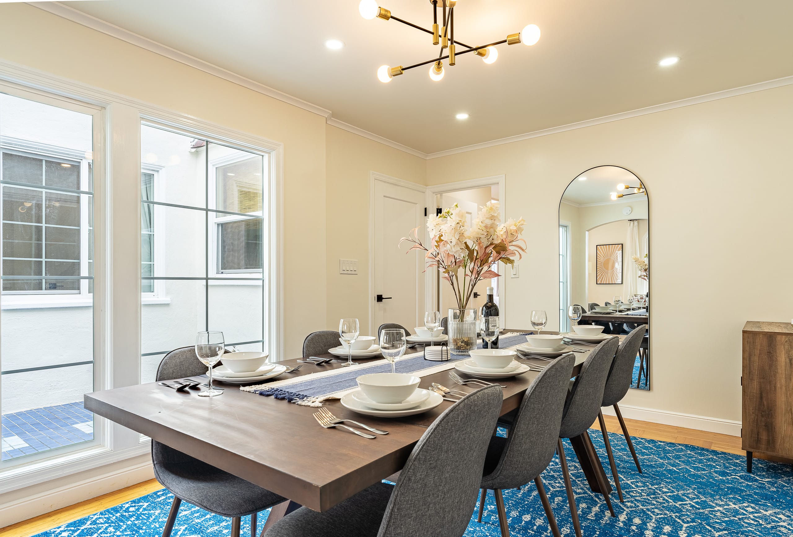 Home in San Francisco · ★4.98 · 3 bedrooms · 4 beds · 1 bath - Image 3