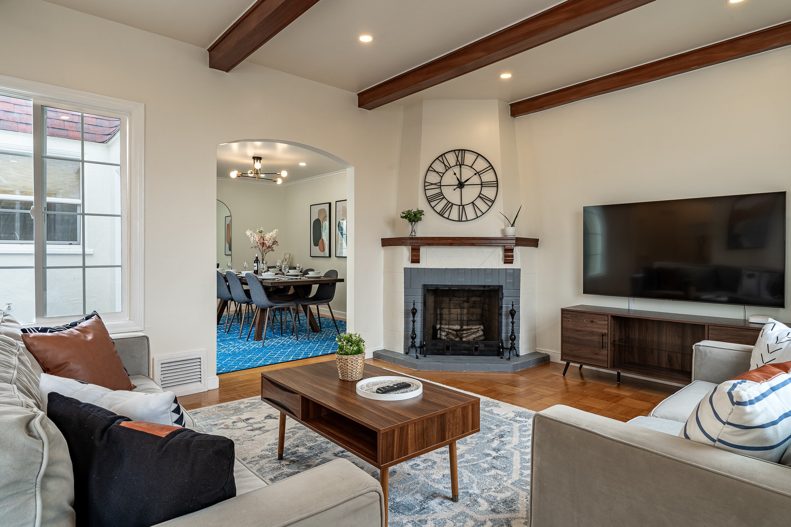 Home in San Francisco · ★4.98 · 3 bedrooms · 4 beds · 1 bath - Image 1