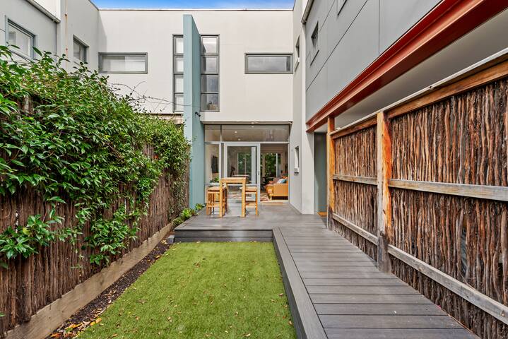 The Richmond House by Ready Set Stay gallery image 2