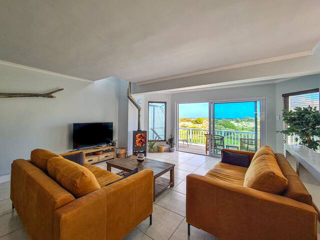 Beach Front Townhouse with Sea & Sunset Views gallery image 4