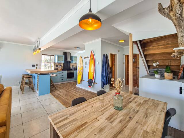 Beach Front Townhouse with Sea & Sunset Views gallery image 3