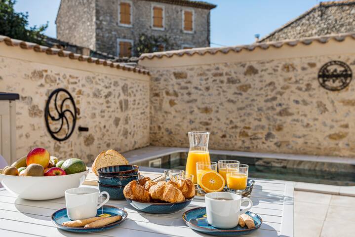 Les Clés Sereines managed Airbnb listing 1