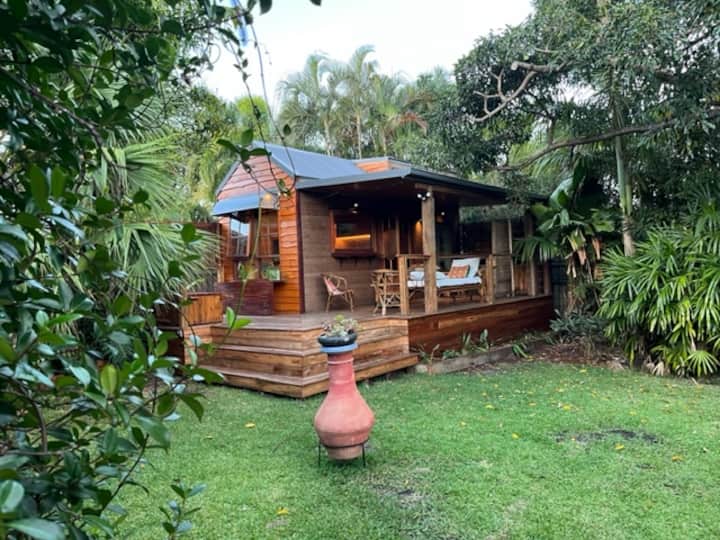 Tropical Inner City Tiny House. - Tiny houses for Rent in Ascot ...