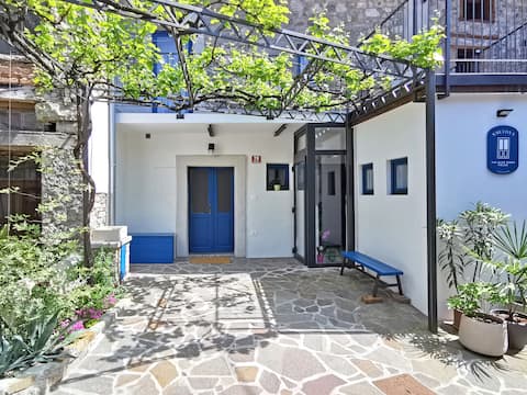 Smetova - The Blue Door House