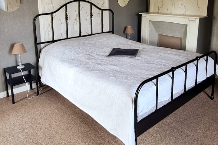 ห้อง 2 - เตียง 160x200