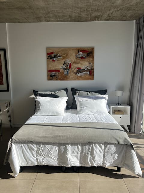 Propiedad de Airbnb exitosa: Bright and modern apartment, very close subway en Parque Chas