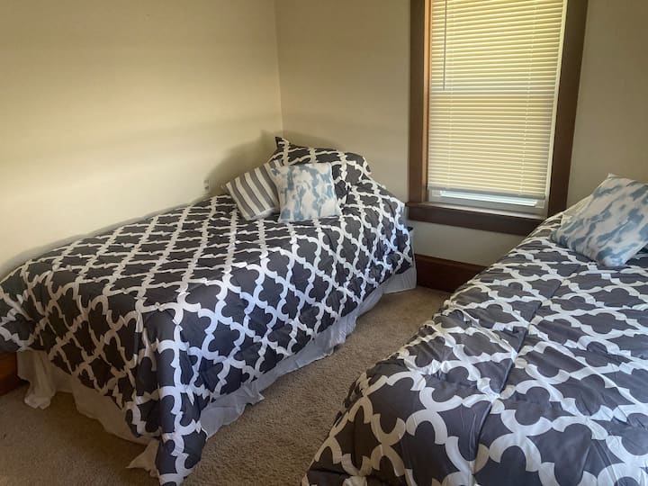 Chumba cha kulala namba 3 vitanda viwili vya ukubwa wa pacha