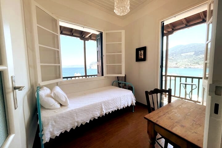 Dormitorio pequeño arriba