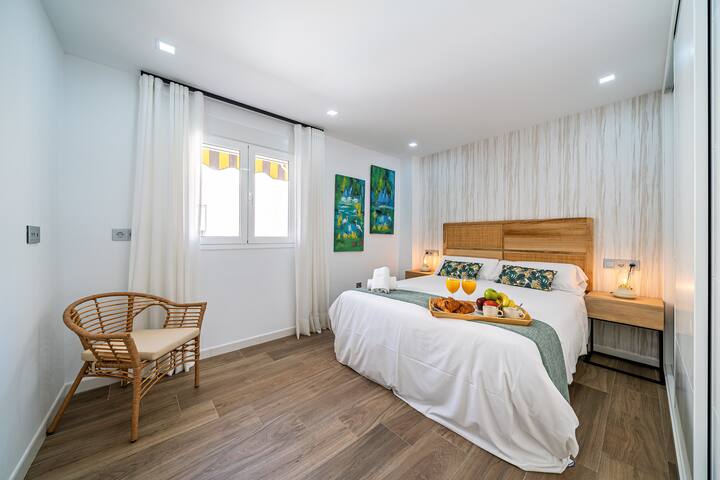 Sunset Málaga Apartments managed Airbnb listing 2