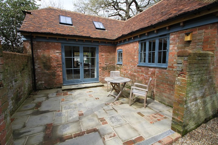 Cosy Beamed Country Cottage - Cranbrook