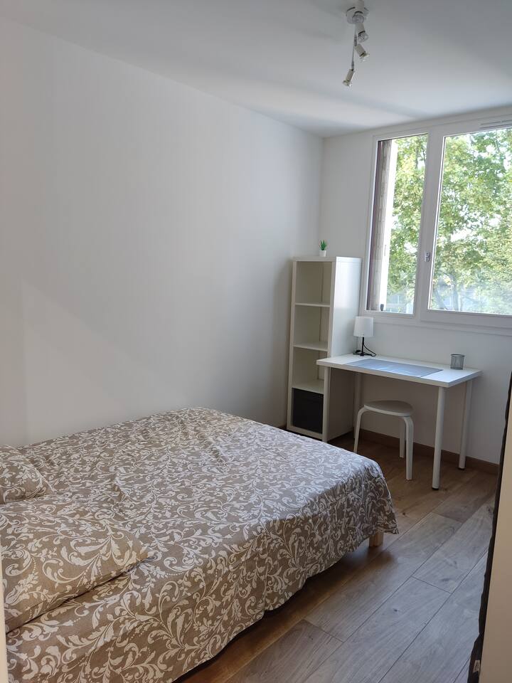 საძინებელი 1