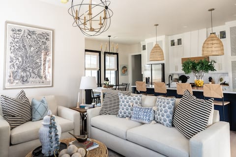 Outdoor Fireplace & Living Area @ Carlton Landing