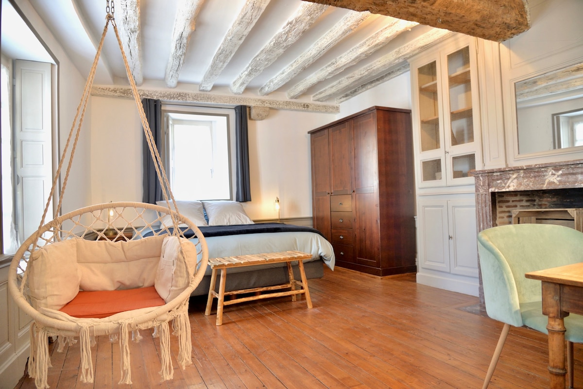 חדר שינה 1 (קומה 1)
מיטה בגודל ‎ 160x200