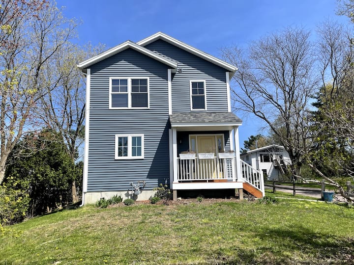 3BR Modern Colonial House Next to Butler Farms Houses for Rent in