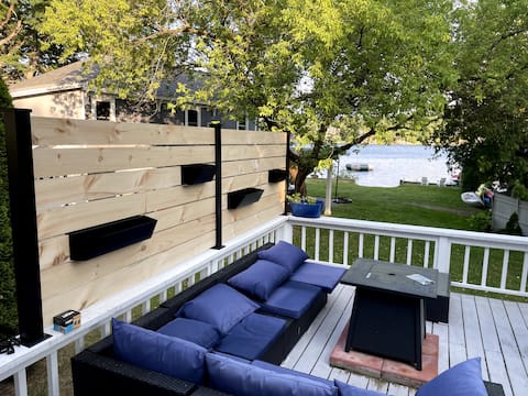 Successful Airbnb property: Lake Front Chalet, Glen Lake in Glens Falls