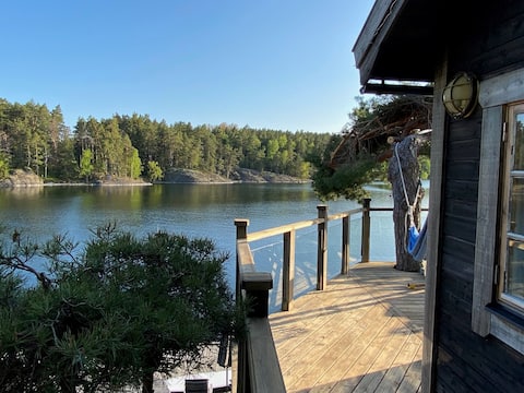 Archipelago idyll with two cottages and private jetty
