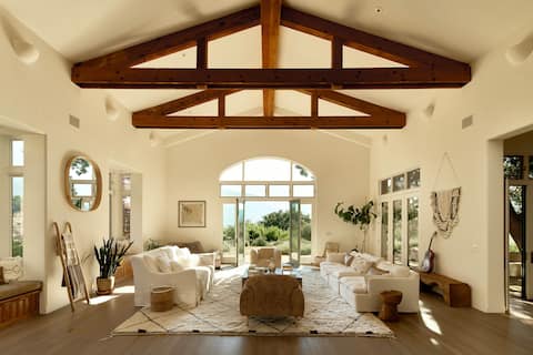 Serene Ojai Ranch: Rustic Luxury Farmhouse Retreat