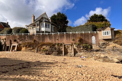 Original Granite stone villa directly at the beach
