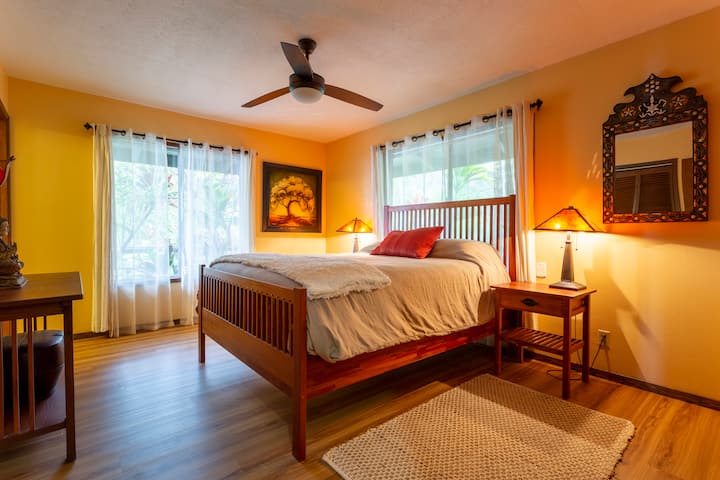 Large Master Bedroom with very comfortable queen bed. 