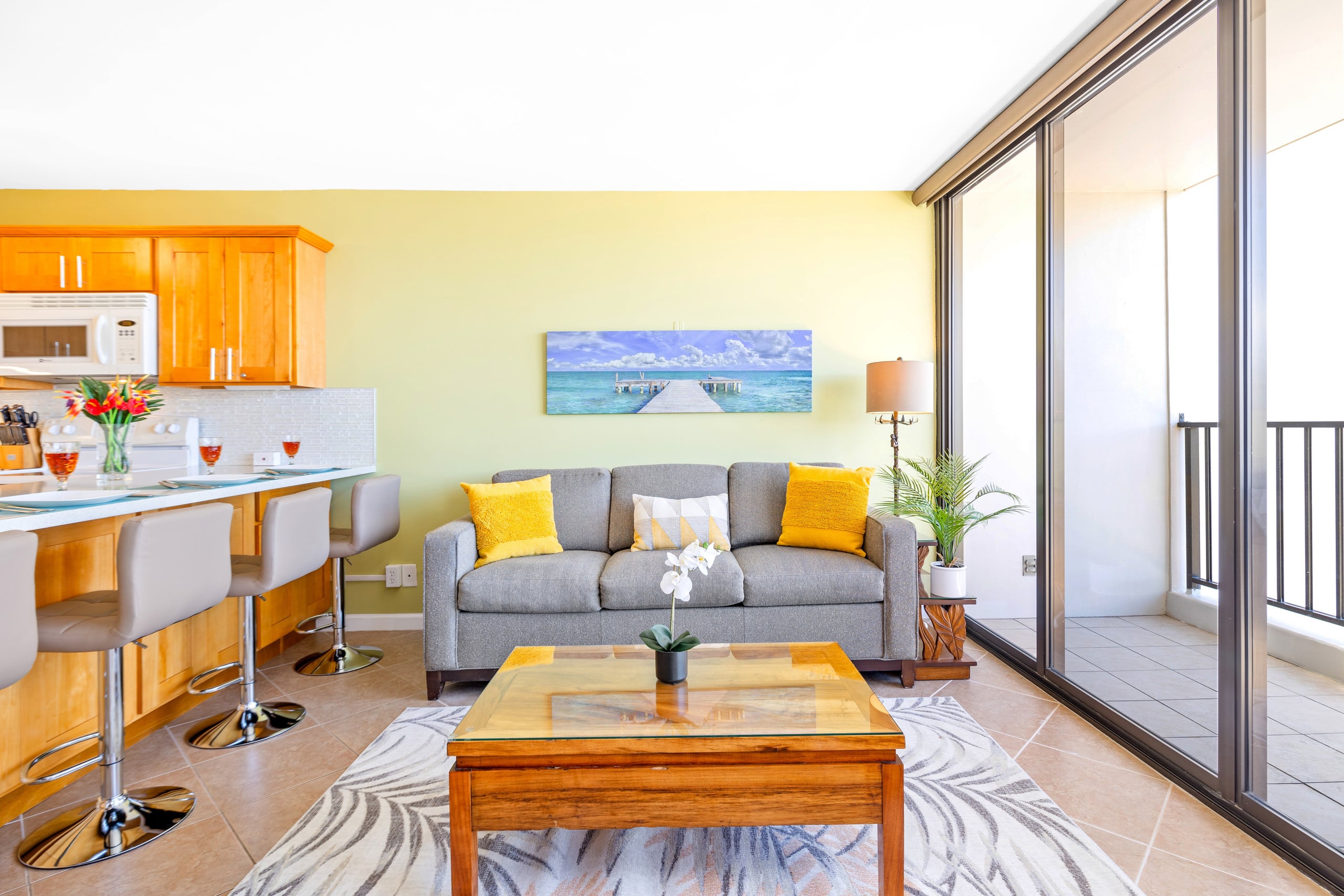 Condo in Honolulu · ★4.89 · 1 bedroom · 2 beds · 1 private bath - Image 4