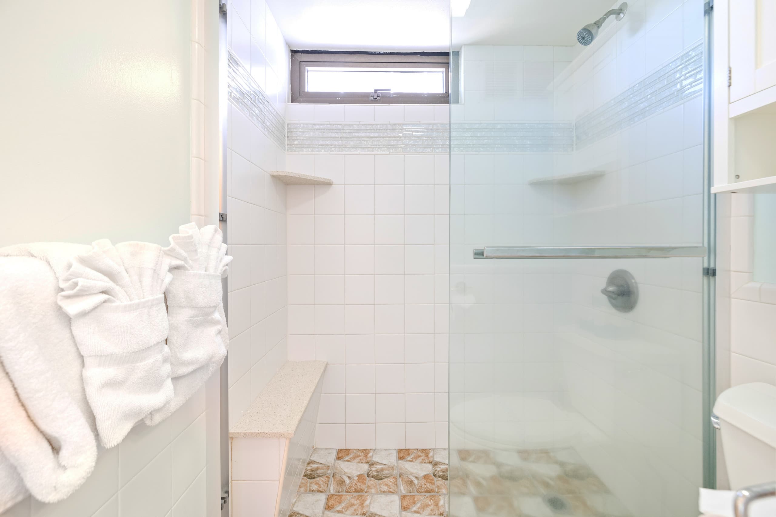 Condo in Honolulu · ★4.89 · 1 bedroom · 2 beds · 1 private bath - Image 16