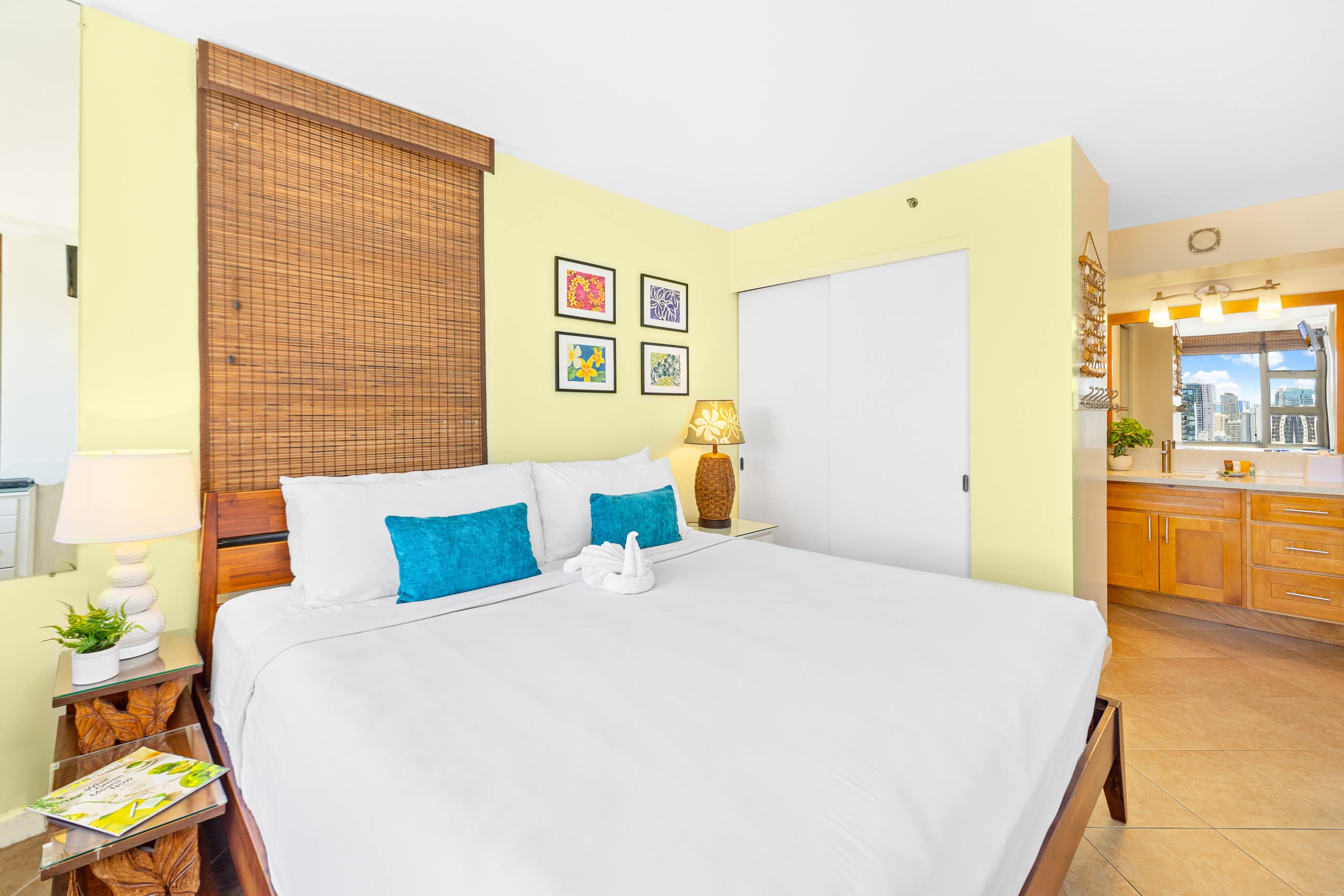 Condo in Honolulu · ★4.89 · 1 bedroom · 2 beds · 1 private bath - Image 13