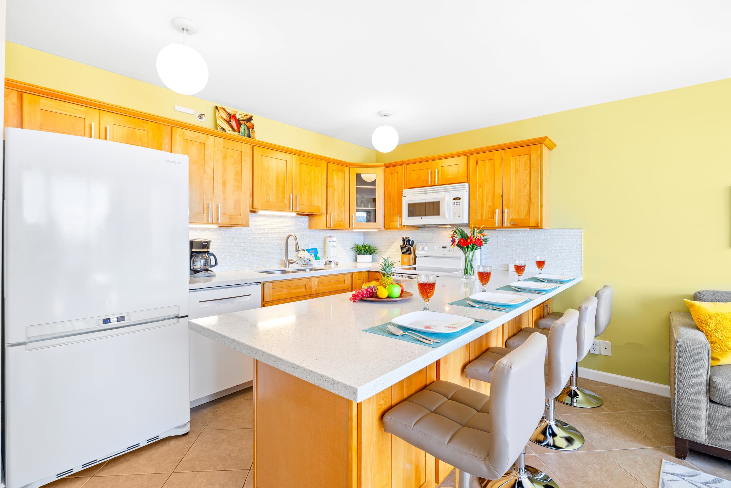 Condo in Honolulu · ★4.89 · 1 bedroom · 2 beds · 1 private bath - Image 8