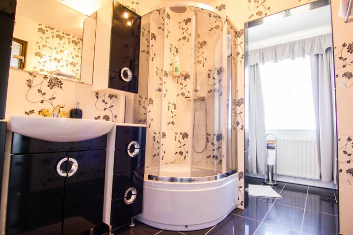 Kiljan Guesthouse & Restaurant managed Airbnb listing 2