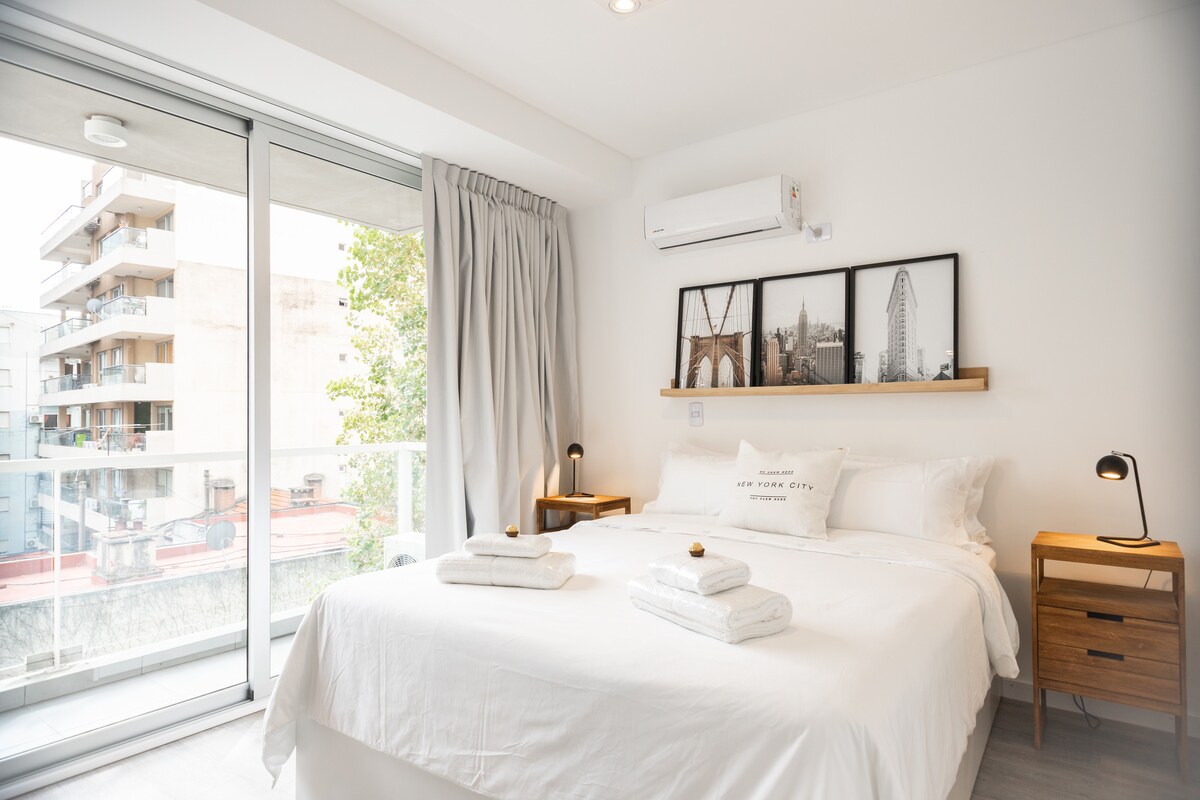 Popular Airbnb listing: Studio in Palermo with a large balcony, full of light in Comuna 14
